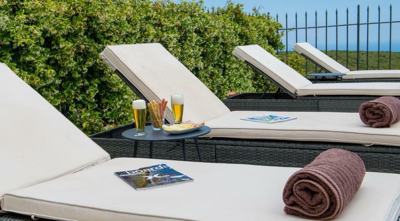 Villa Olympia Vip Dhráfi Buitenkant foto