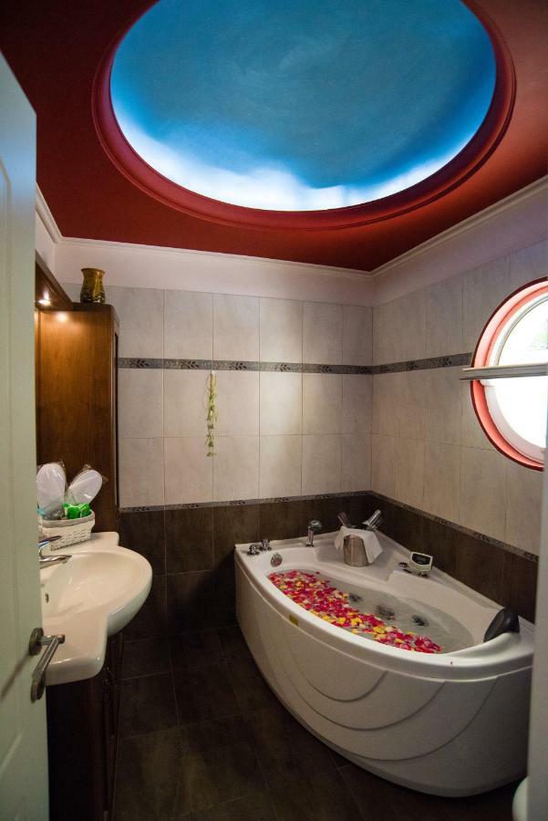 Villa Olympia Vip Dhráfi Buitenkant foto