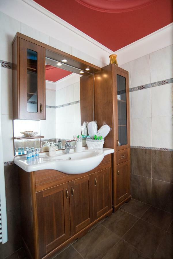 Villa Olympia Vip Dhráfi Buitenkant foto