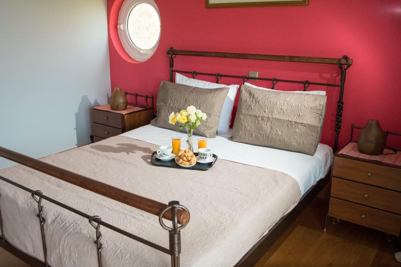 Villa Olympia Vip Dhráfi Buitenkant foto