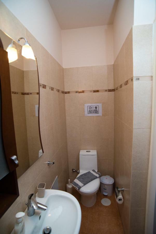 Villa Olympia Vip Dhráfi Buitenkant foto