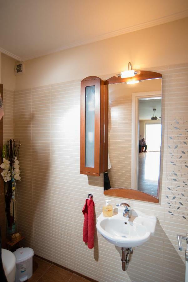Villa Olympia Vip Dhráfi Buitenkant foto